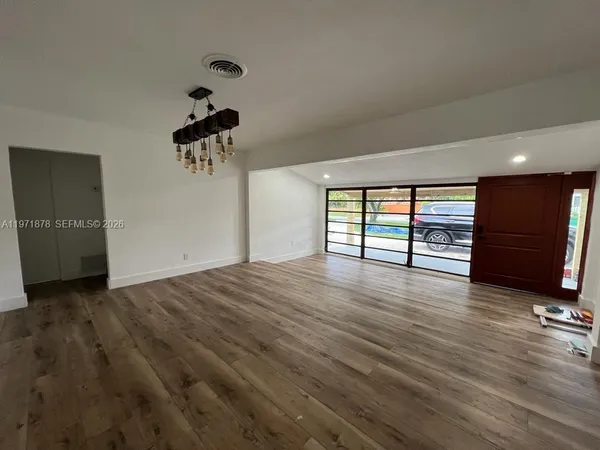 $3,990 | 14825 Garden Drive, Miami, FL 33168