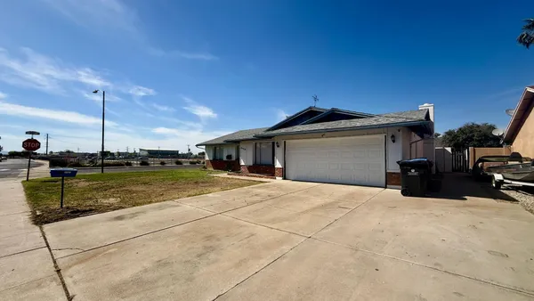 $2,450 | 4440 West Yucca Street, Glendale, AZ 85304