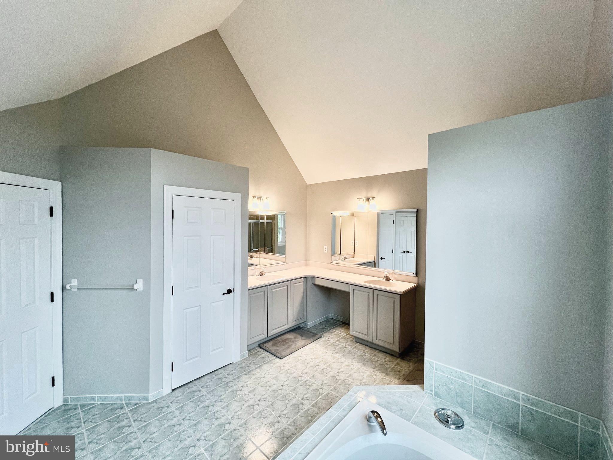 8 Corbin Drive Exton, PA 19341 - Photo 39 of 92 Master_bath_2