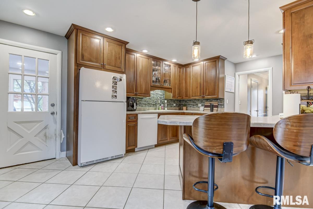 2201 Picardy Lane Springfield, IL 62704 - Photo 13 of 34