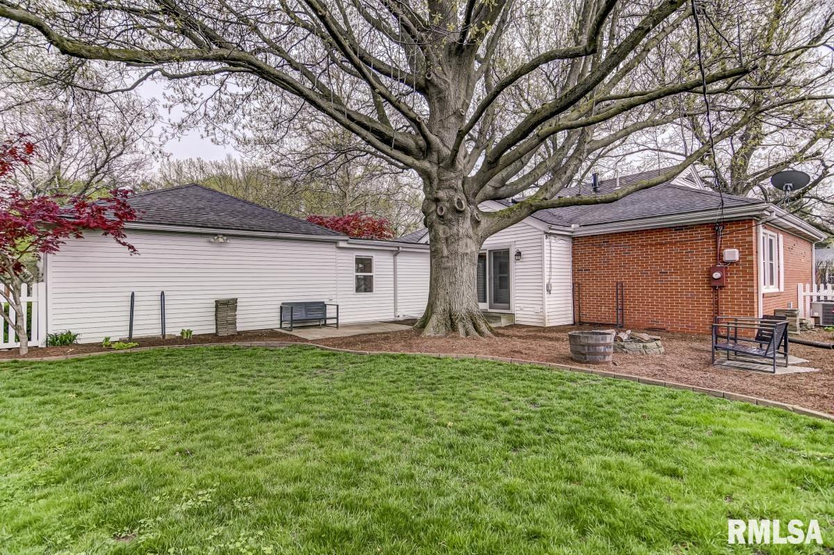 2201 Picardy Lane Springfield, IL 62704 - Photo 30 of 34