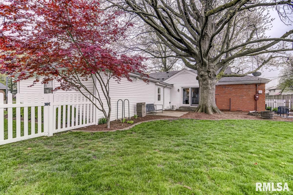 2201 Picardy Lane Springfield, IL 62704 - Photo 31 of 34
