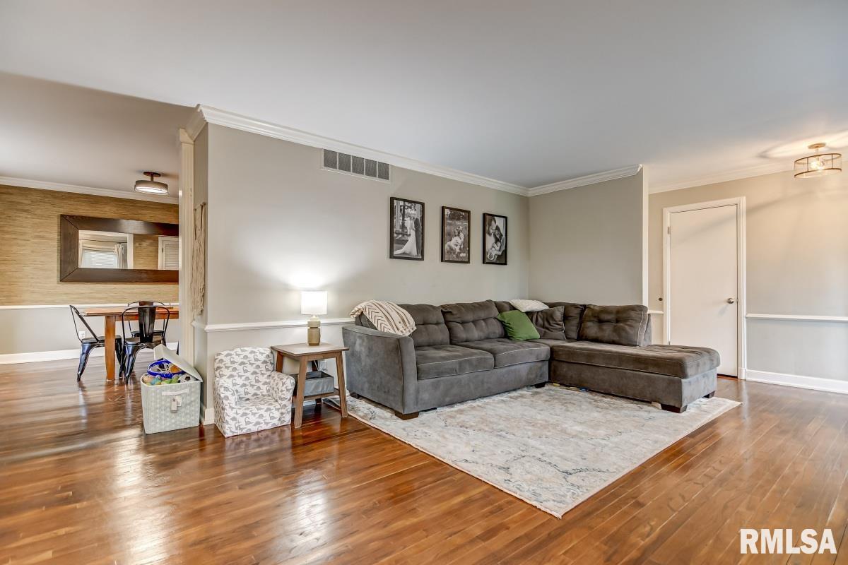 2201 Picardy Lane Springfield, IL 62704 - Photo 8 of 34