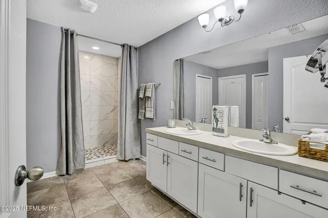 $2,000 | 7070 Sandle Drive, Jacksonville, FL 32219