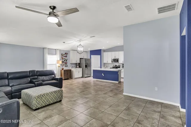 $2,000 | 7070 Sandle Drive, Jacksonville, FL 32219