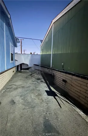 a view of a back yard of the house