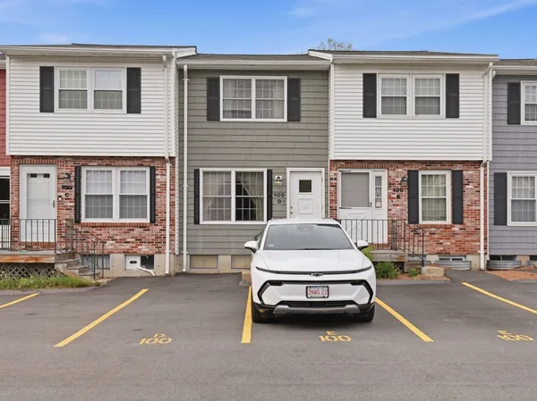 $369,900 | 100 Roper Street, Unit D, Lowell, MA 01852