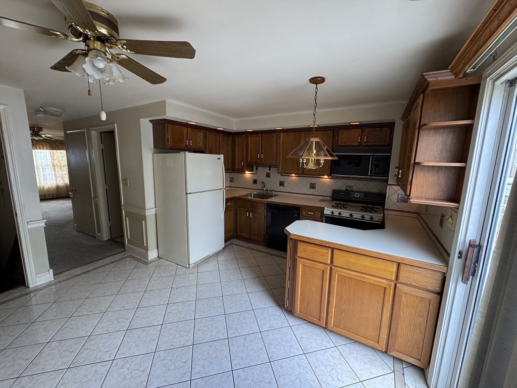 100 Roper Street, Unit D Lowell, MA 01852 - Photo 5 of 18