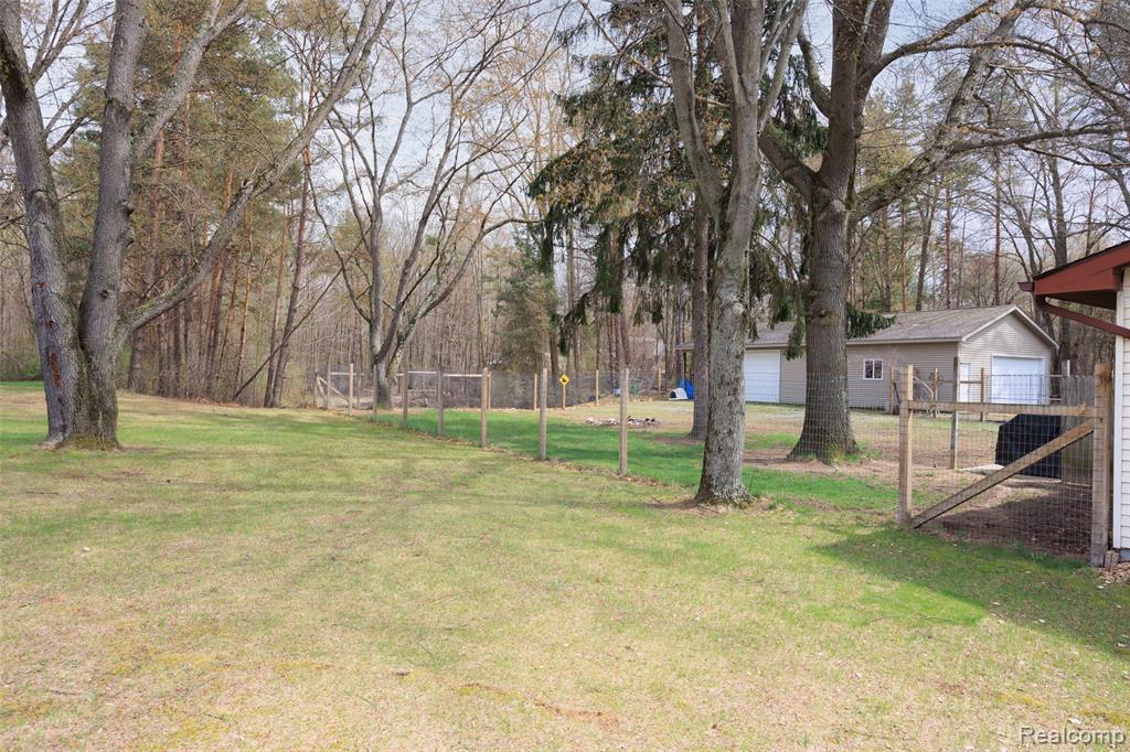 8639 Stone Road Algonac, MI 48001 - Photo 18 of 31