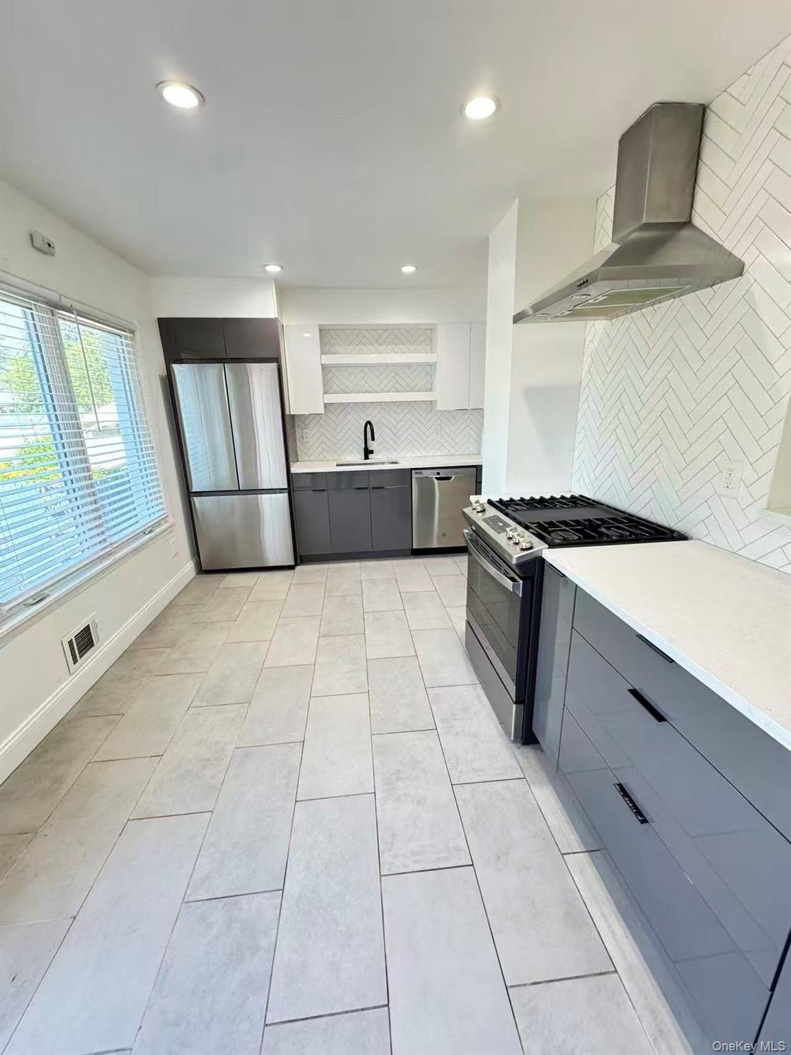 89-36 90th Street Queens, NY 11421 - Photo 2 of 11