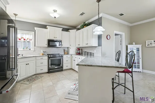 $290,000 | 34113 Spring Lake Drive, Walker, LA 70785