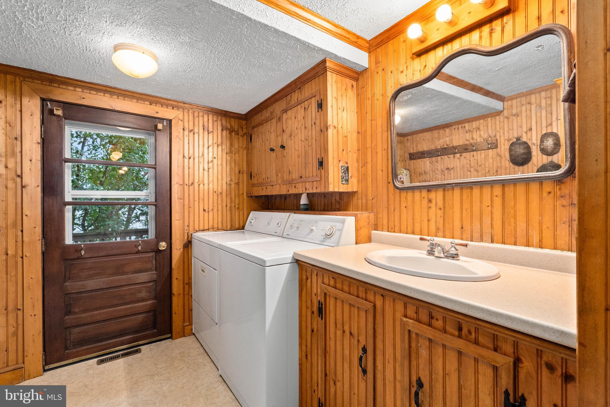 37 Cattail Lane Elkton, MD 21921 - Photo 40 of 42 a bathroom with a sink and a mirror
