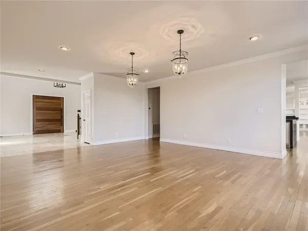 $8,000 | 267 North Commons Ford Road, Austin, TX 78733