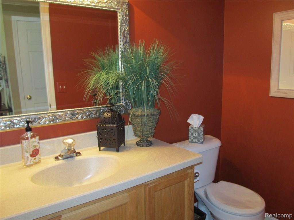24345 Woodham Road Novi, MI 48374 - Photo 18 of 43 Powder Room