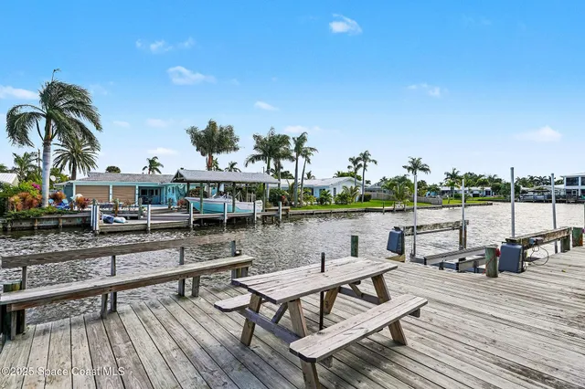 a view of a terrace with sitting area