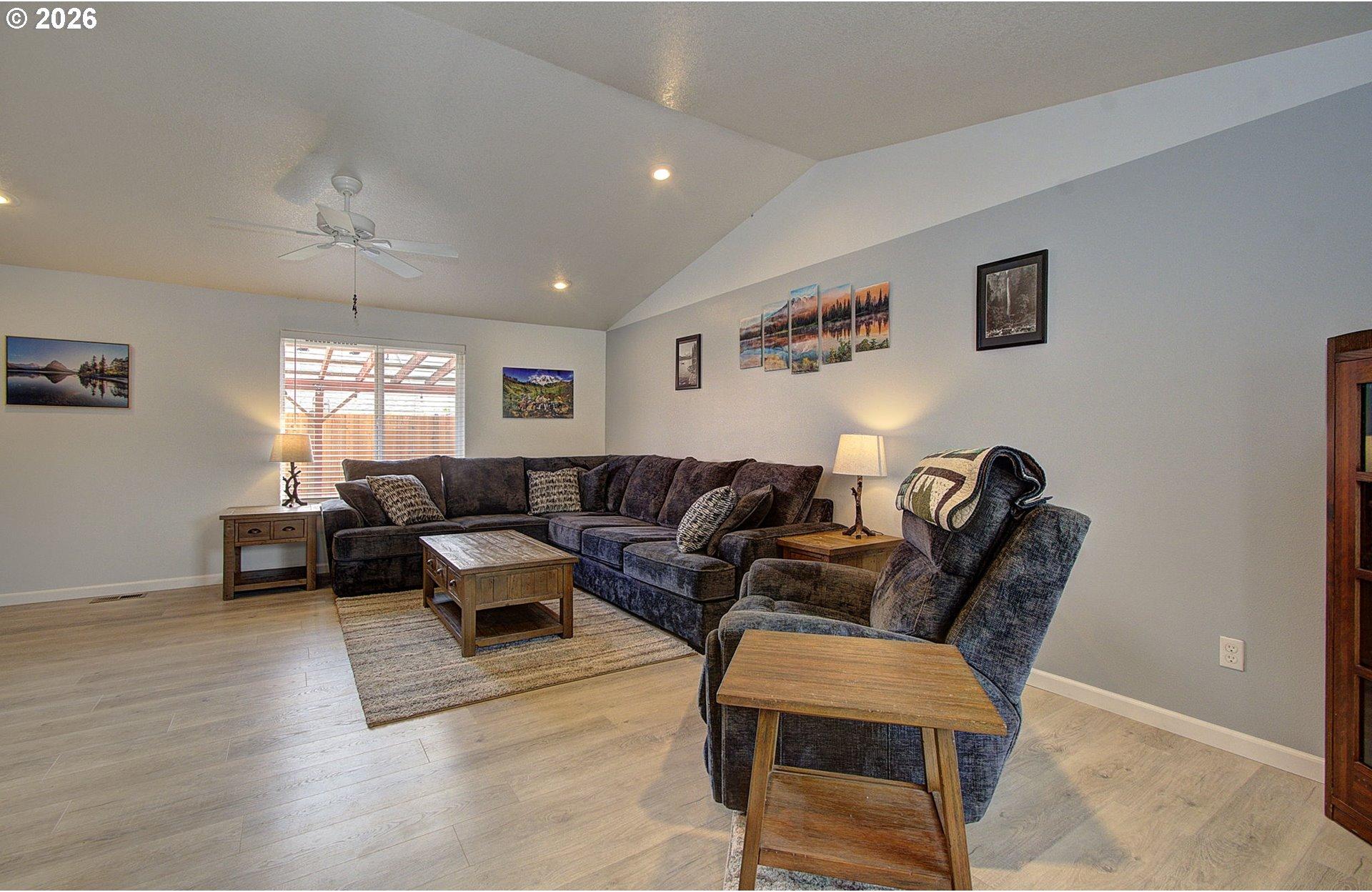 105 Radcliffe Road Kelso, WA 98626 - Photo 7 of 37 Gallery Image 7