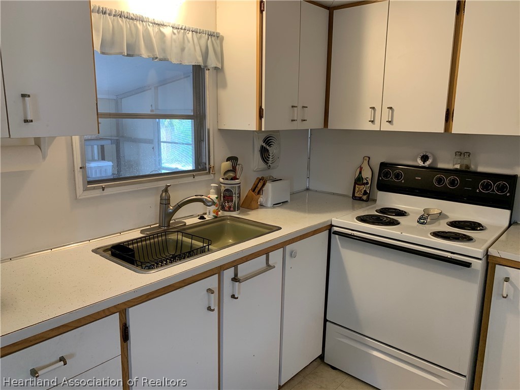 8040 Von Maxcy Road Sebring, FL 33870 - Photo 8 of 16 Gallery Image 8