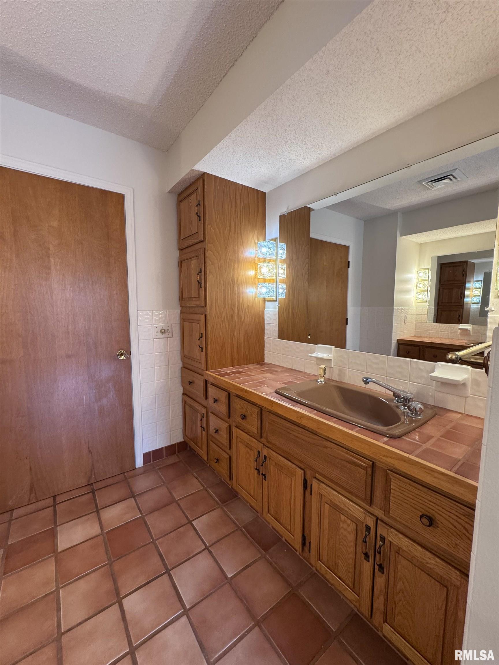 12740 North 1050th Road Macomb, IL 61455 - Photo 27 of 43 Gallery Image 27