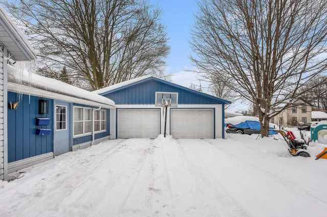 $199,900 | 140 West Main Street, Hart, MI 49420