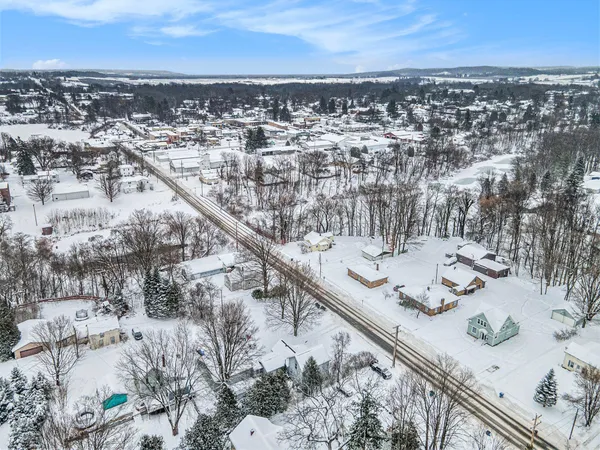 $189,900 | 140 West Main Street, Hart, MI 49420