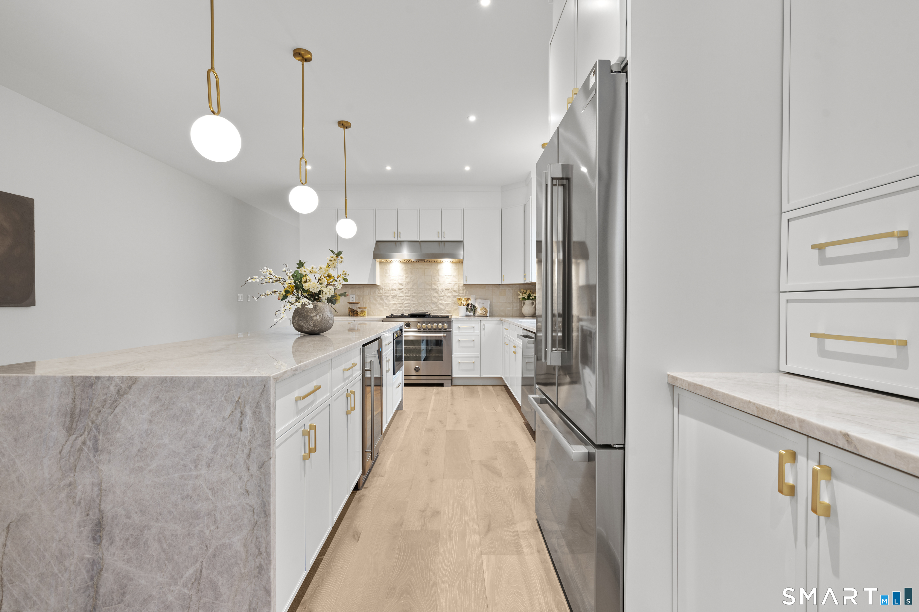 11 Laurel Hill Road Branford, CT 06405 - Photo 5 of 37