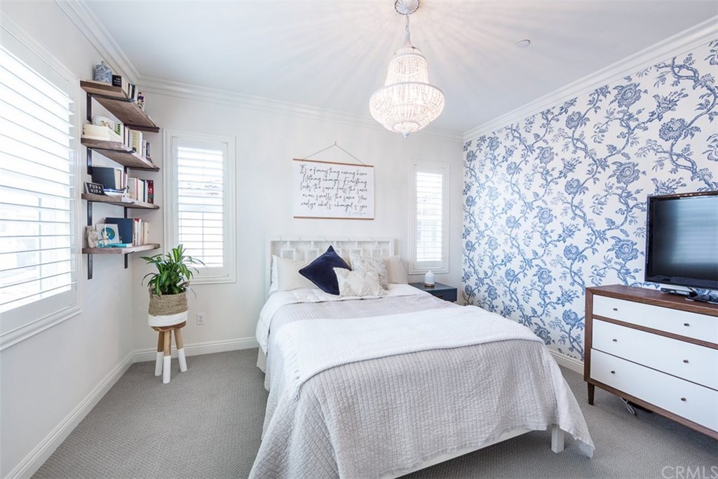 292 Barnes Road Tustin, CA 92782 - Photo 16 of 35