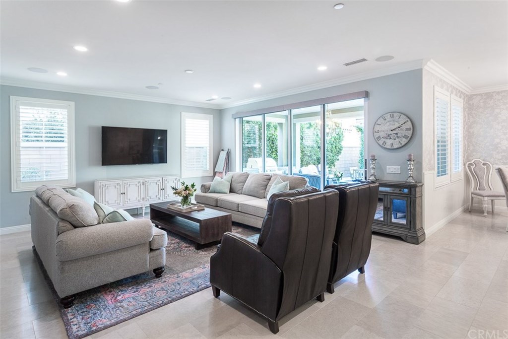 292 Barnes Road Tustin, CA 92782 - Photo 7 of 35