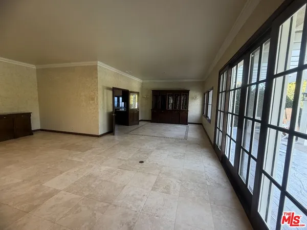 $9,900 | 5867 West 75th Street, Los Angeles, CA 90045