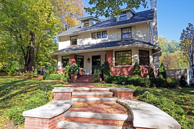 $2,195,000 | 2125 Kenwood Parkway, Minneapolis, MN 55405