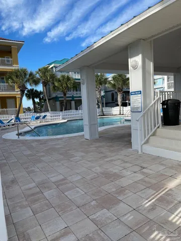 a view of a entryway of a building