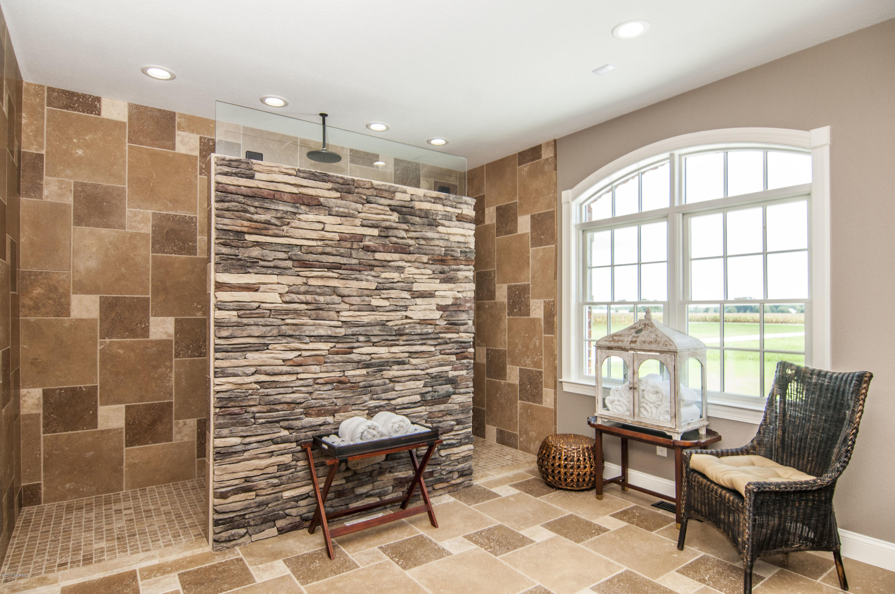 166 Jackson Swamp Road Bath, NC 27808 - Photo 16 of 80 016MasterBath (1)
