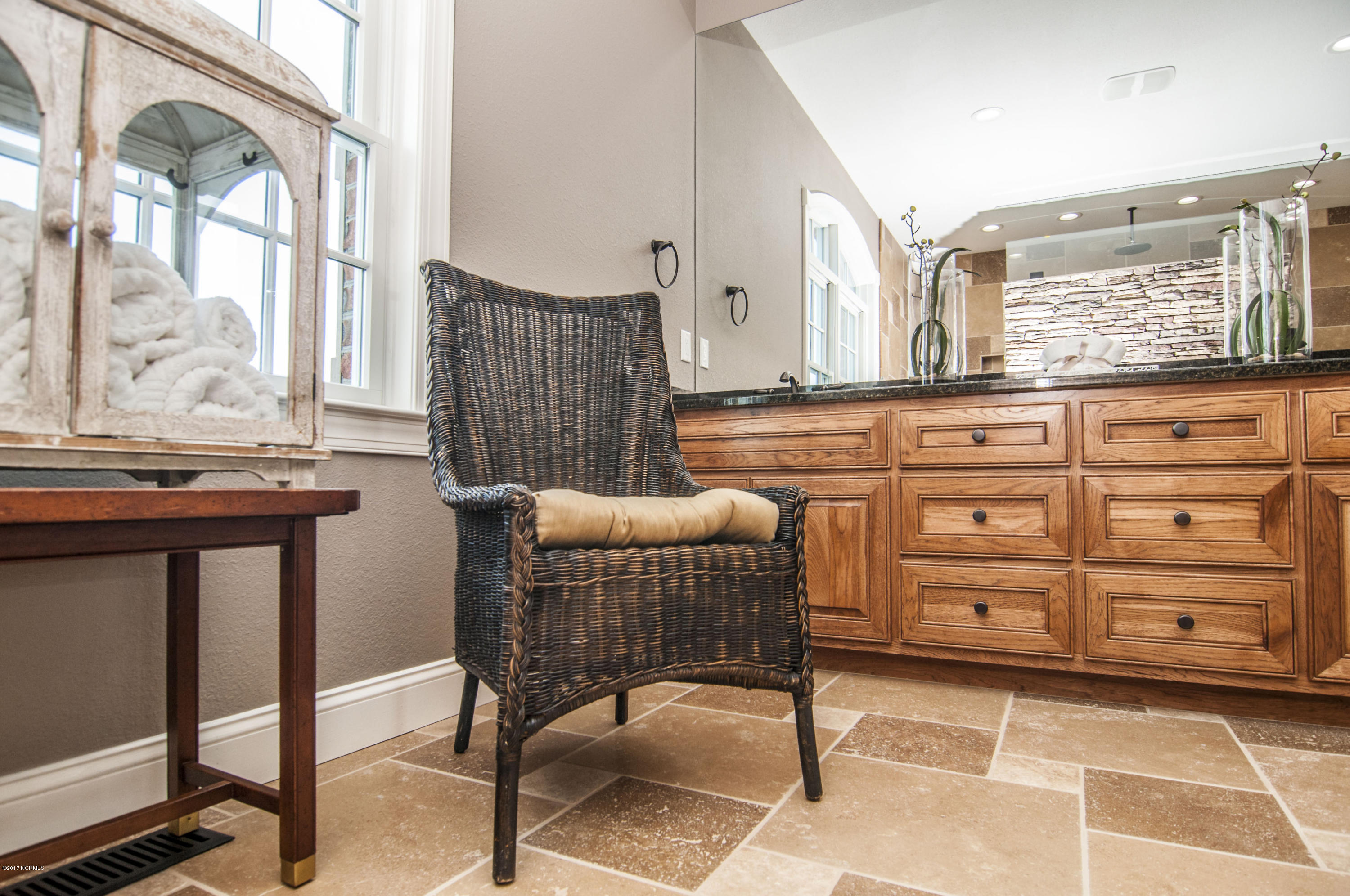 166 Jackson Swamp Road Bath, NC 27808 - Photo 20 of 80 020MasterBath2