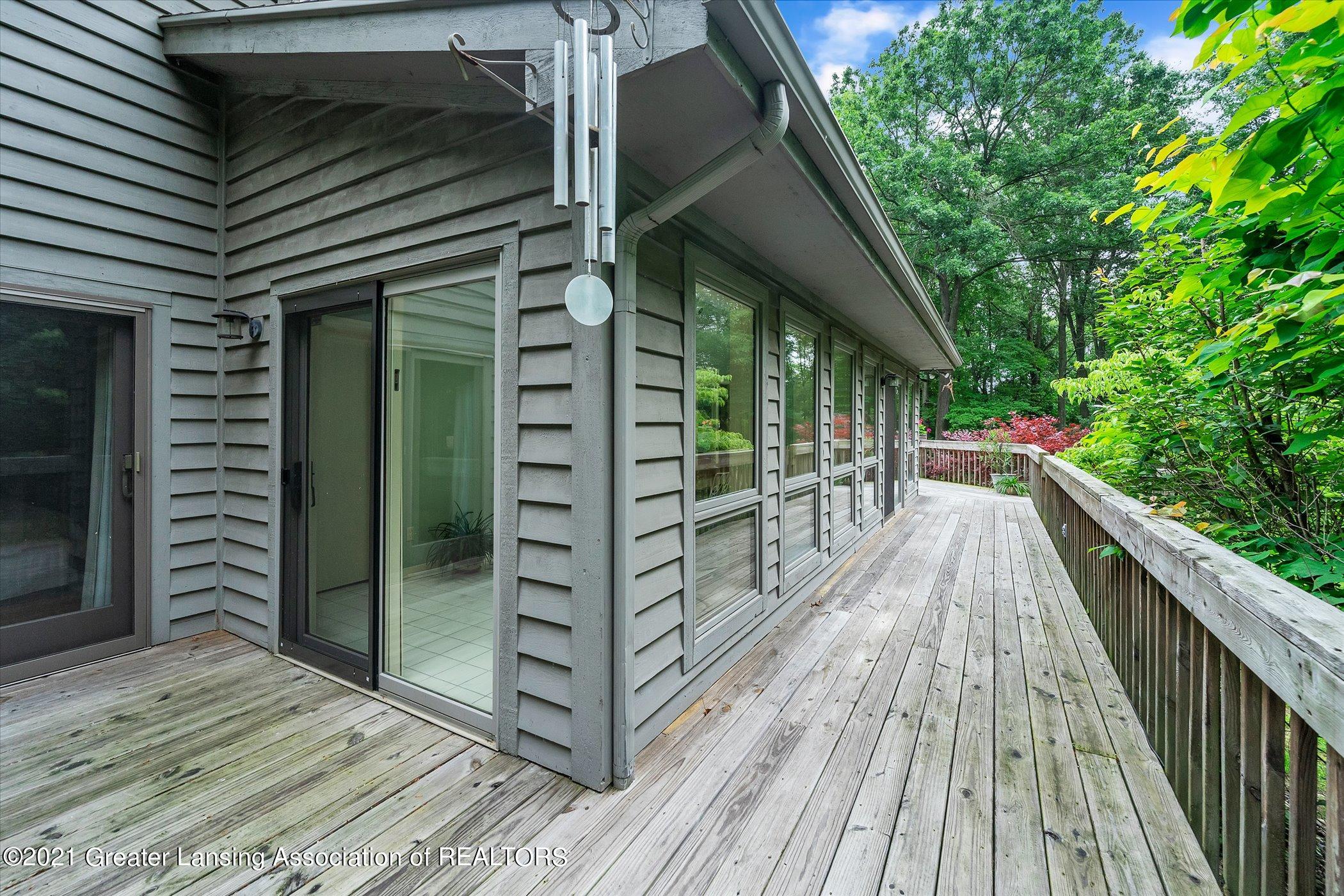 442 Shoesmith Road Haslett, MI 48840 - Photo 38 of 48 (37) EXTERIOR Deck