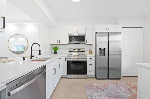 $299,000 | 7280 Amberly Lane, Unit 103, Delray Beach, FL 33446