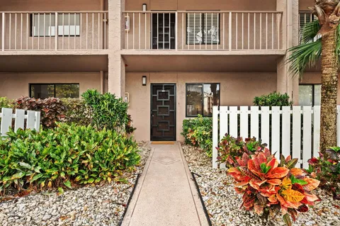 $299,000 | 7280 Amberly Lane, Unit 103, Delray Beach, FL 33446