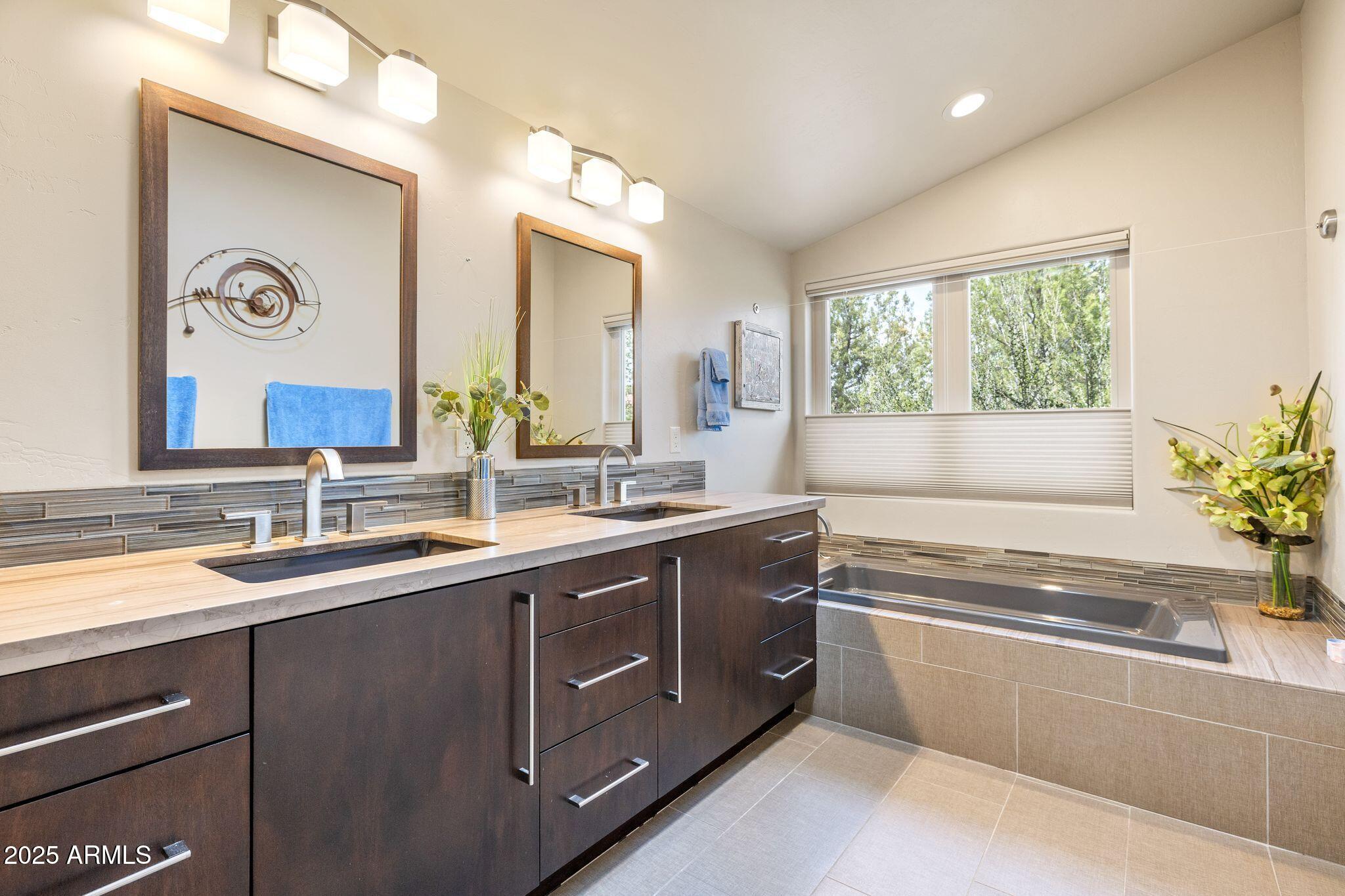 190 Rolling Hills Road Sedona, AZ 86336 - Photo 12 of 23 Master #1 Bath