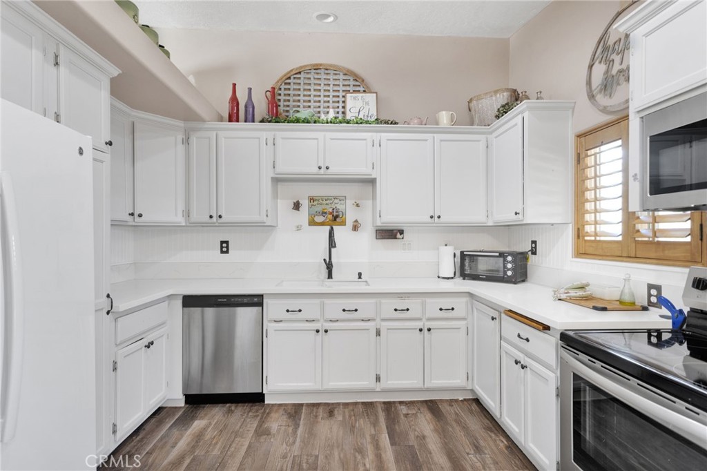 6297 Coleridge Road Oak Hills, CA 92344 - Photo 32 of 69 2nd Home Kitchen