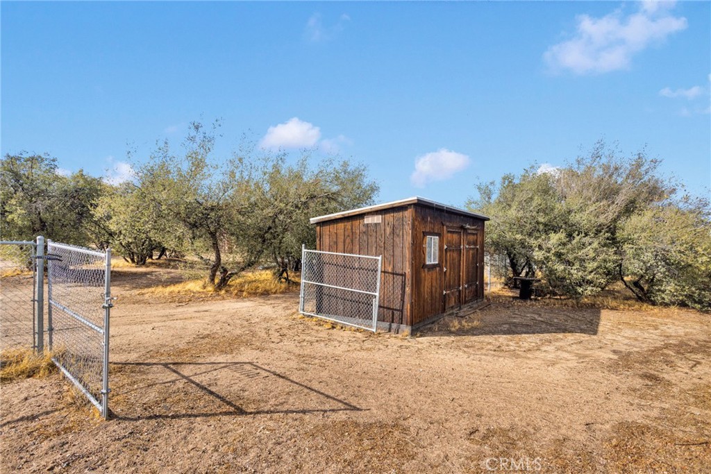 6297 Coleridge Road Oak Hills, CA 92344 - Photo 48 of 69