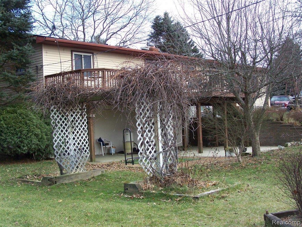 1294 Peavy Road Howell, MI 48843 - Photo 28 of 28 NICE LANDSCAPING