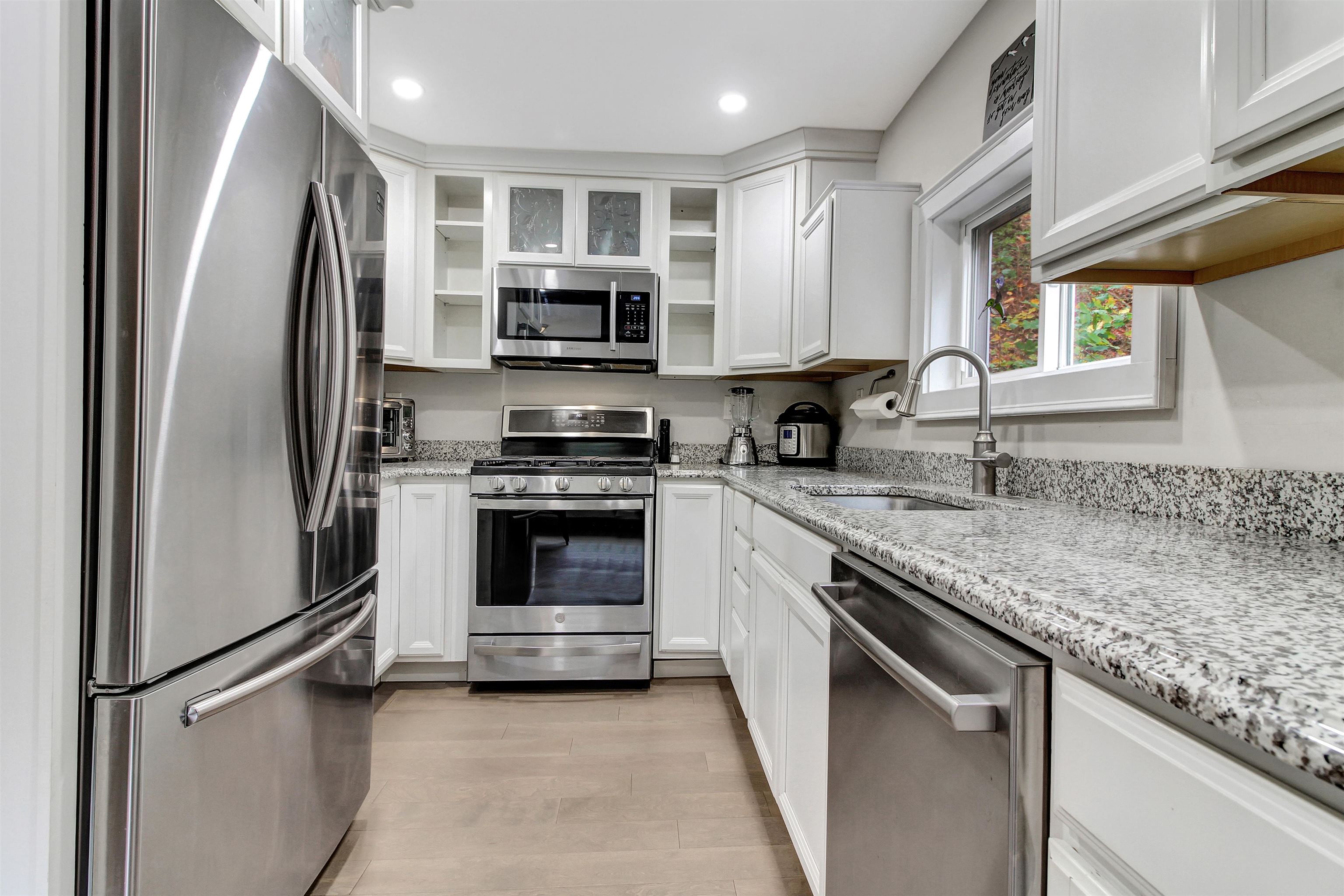 34 Pleasant Street Proctor, VT 05765 - Photo 18 of 46