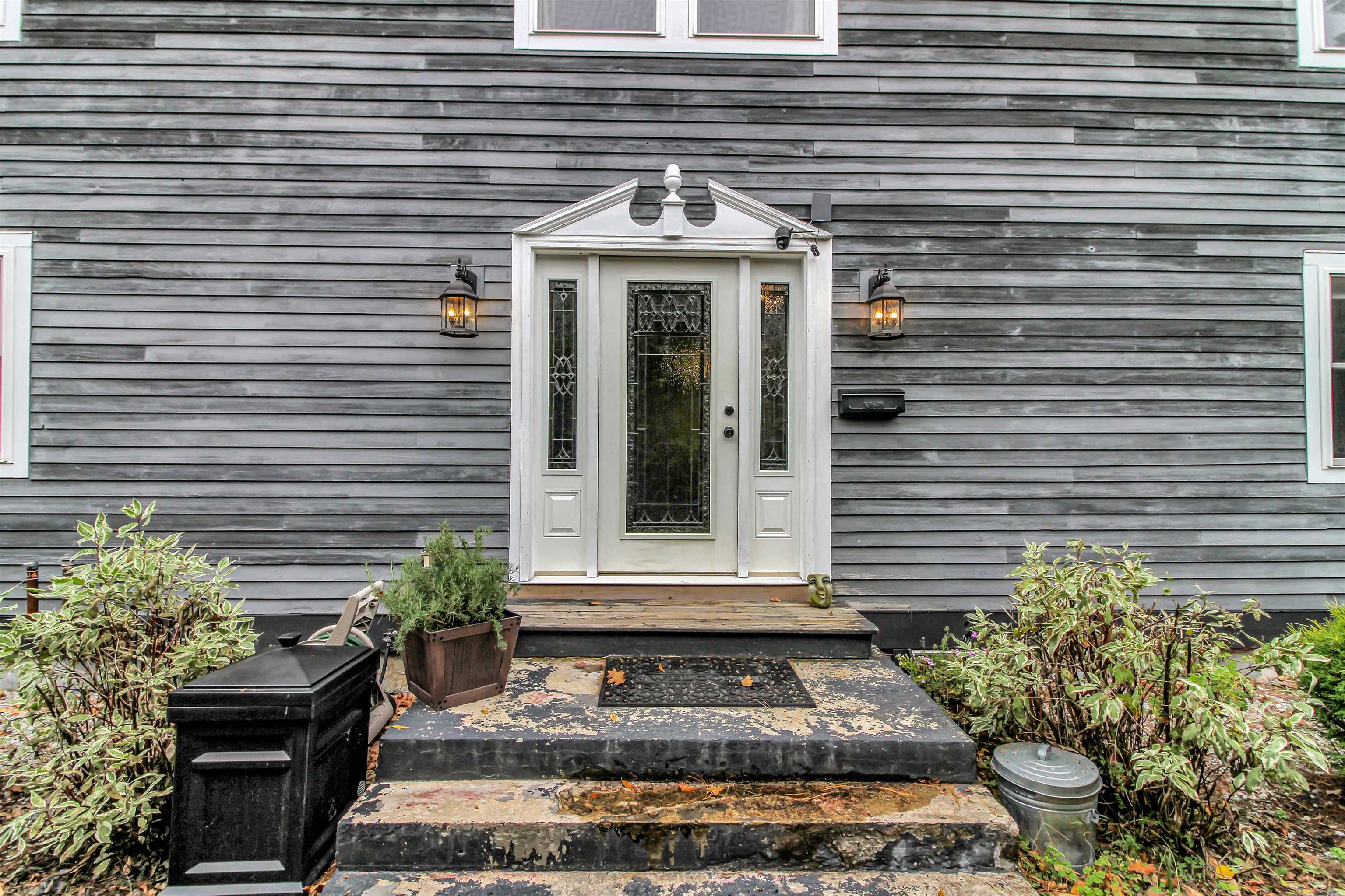 34 Pleasant Street Proctor, VT 05765 - Photo 3 of 46