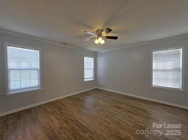 a view of empty room with window