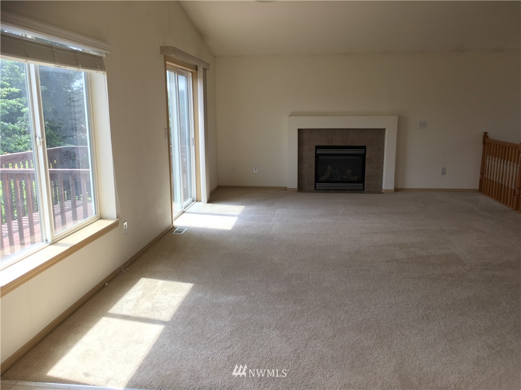 4002 152nd Place Southeast Bothell, WA 98012 - Photo 3 of 11