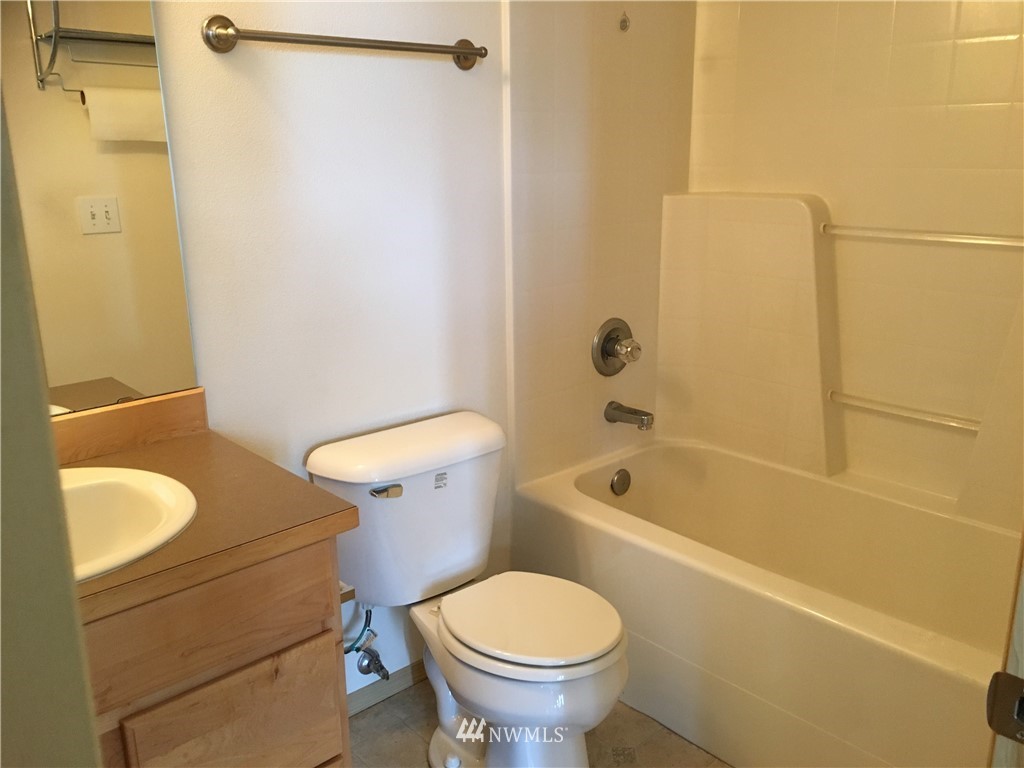 4002 152nd Place Southeast Bothell, WA 98012 - Photo 5 of 11