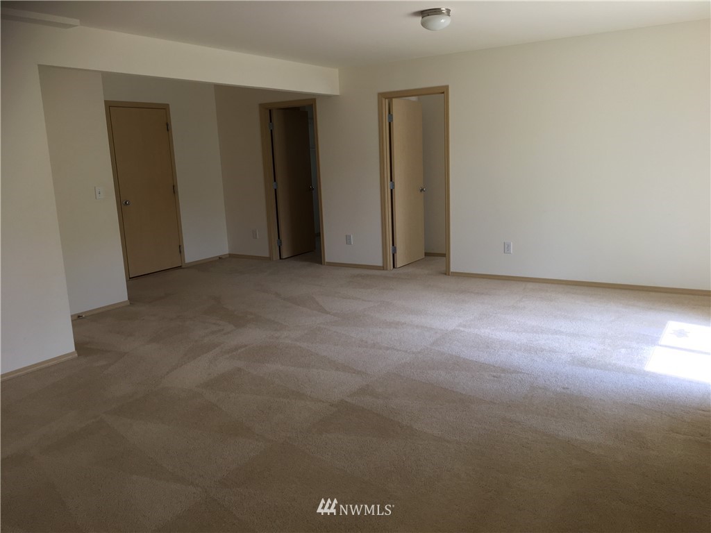 4002 152nd Place Southeast Bothell, WA 98012 - Photo 8 of 11