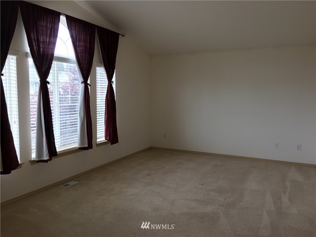 4002 152nd Place Southeast Bothell, WA 98012 - Photo 9 of 11