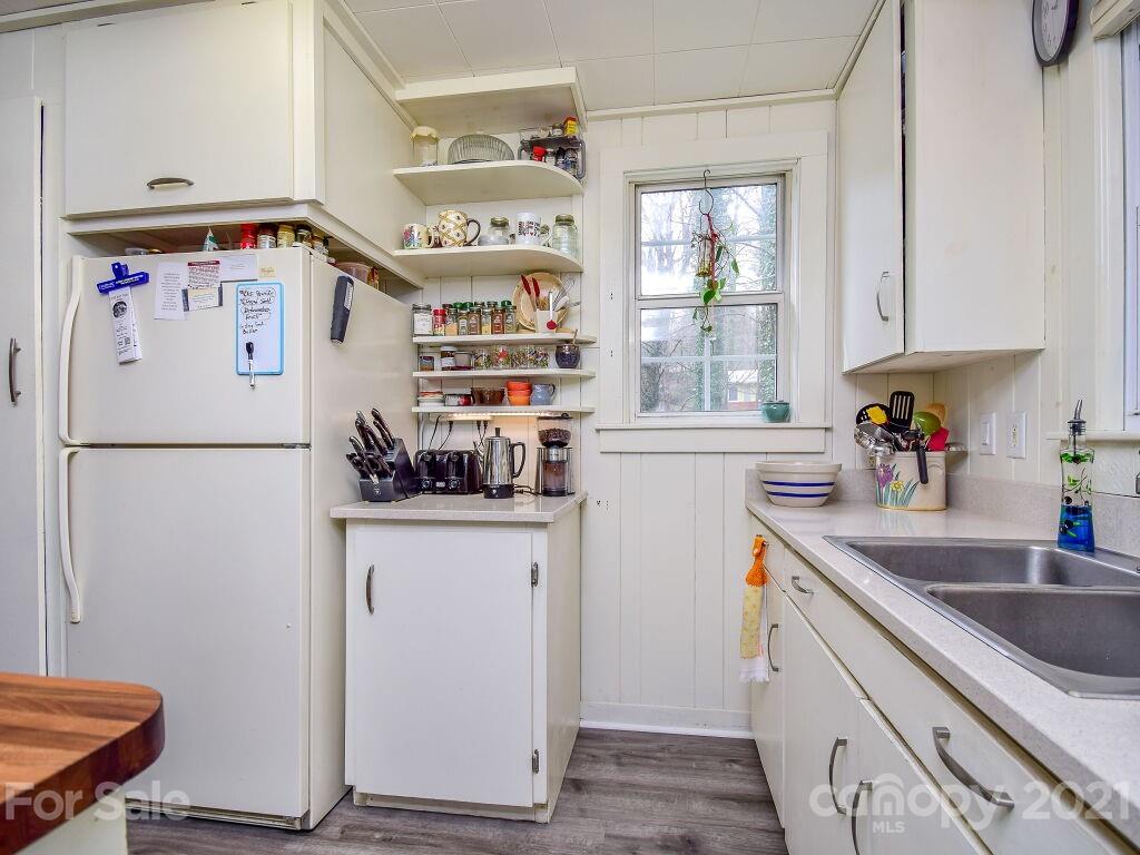 1306 North Country Club Road Brevard, NC 28712 - Photo 13 of 31 Gallery Image 13