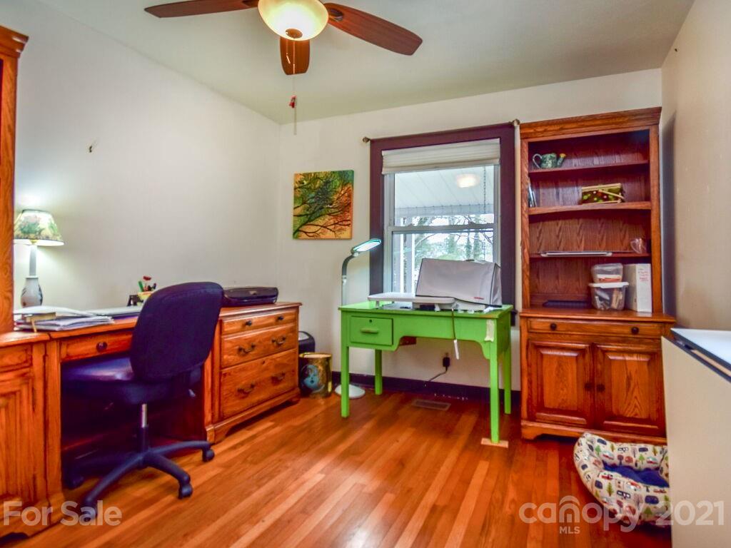 1306 North Country Club Road Brevard, NC 28712 - Photo 20 of 31 Gallery Image 20