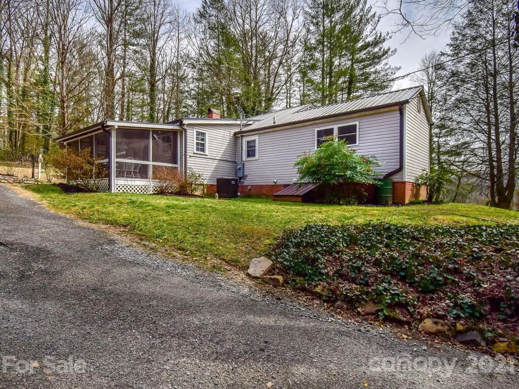 1306 North Country Club Road Brevard, NC 28712 - Photo 29 of 31 Gallery Image 29