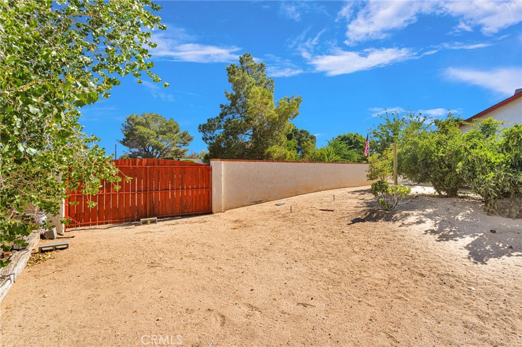 14185 Cuyamaca Road Apple Valley, CA 92307 - Photo 46 of 48